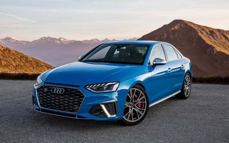 Comparison Opel Mokkae 2021 vs Audi S4 Prestige